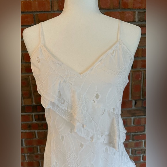 👗Boohoo - Premium Eyelet Ruffle Detail Maxi Dress, size 8 - Picture 5 of 11